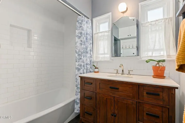 16-Bathroom