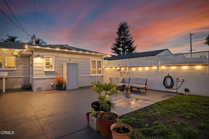 09-Back Yard (twilight)