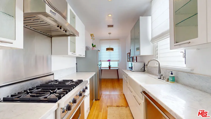 KITCHEN VIKING & SUB ZERO APPL