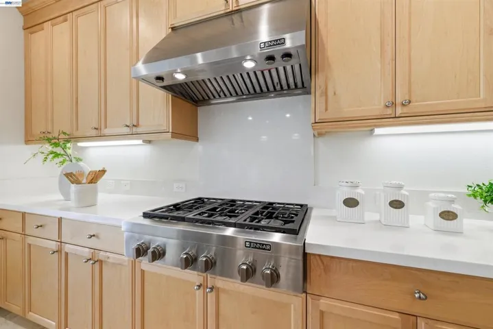 Jen-air Stove and Range hood