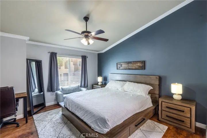22701 Copper Hill 33, Saugus, California 91350