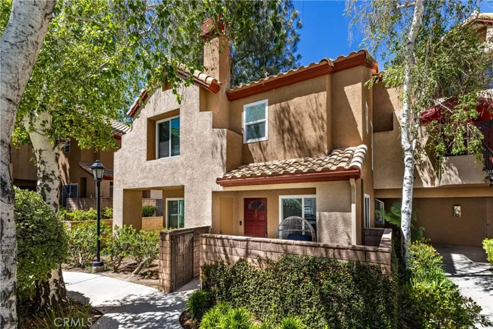22701 Copper Hill 33, Saugus, California 91350
