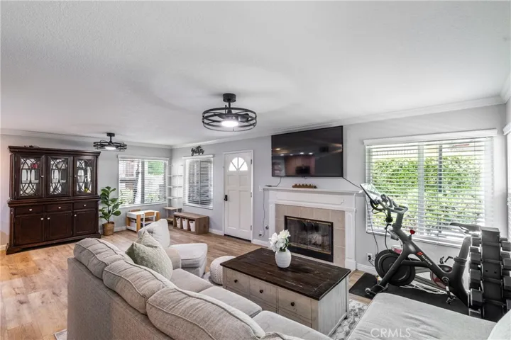 22701 Copper Hill 33, Saugus, California 91350