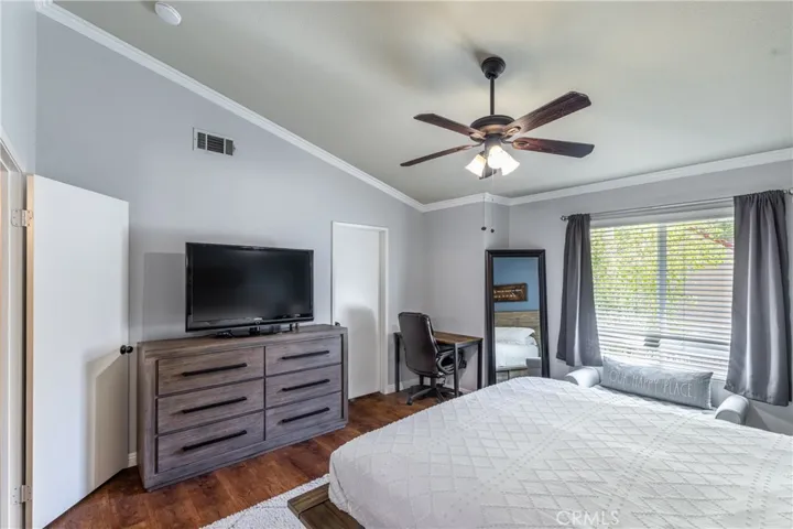 22701 Copper Hill 33, Saugus, California 91350