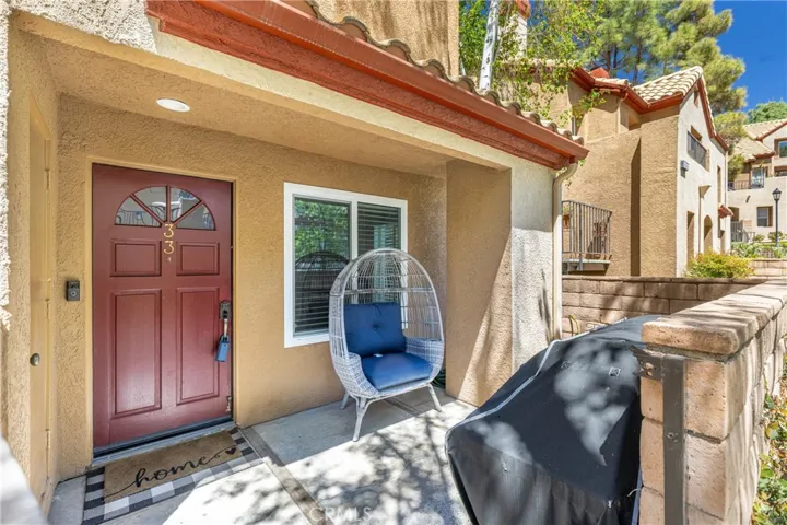 22701 Copper Hill 33, Saugus, California 91350