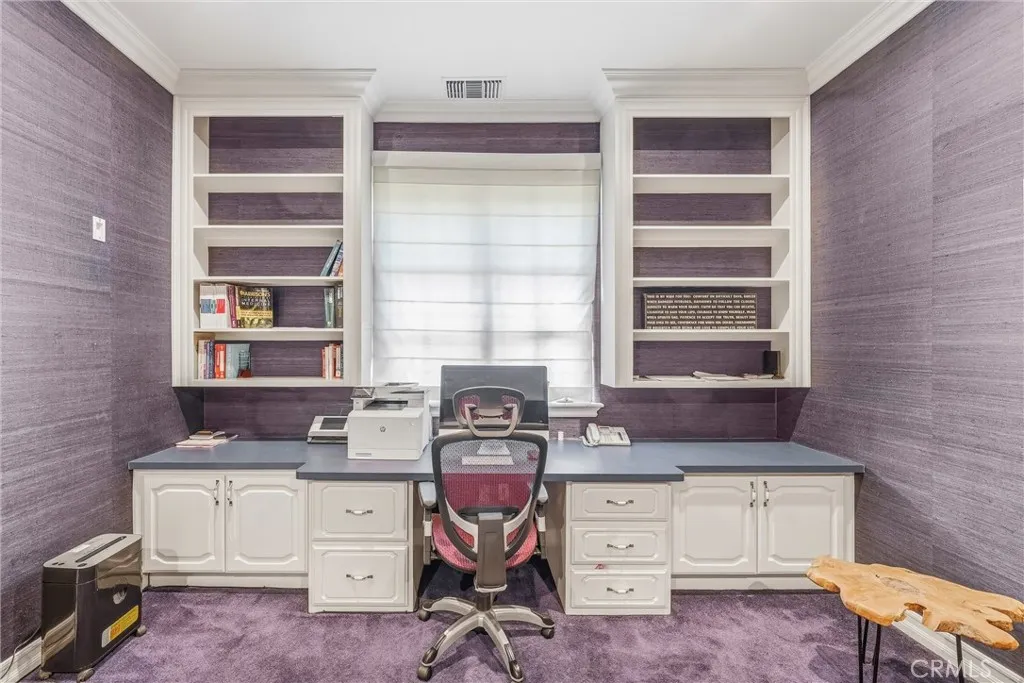 Private upstairs office can be doubled as an additional bedroom.