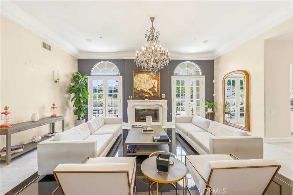 Open, bright, and beautifully appointed for both quiet mornings and memorable gatherings!