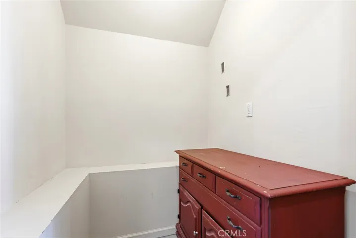 BEDROOM 4 WALK-IN CLOSET