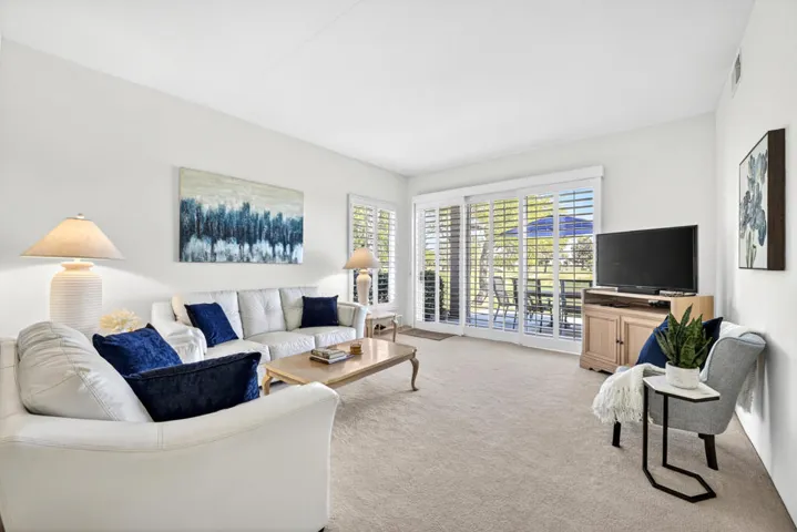 37-colonial-drive-003