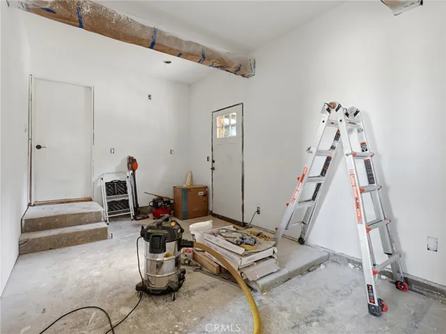 1 of 3 unfinished rooms