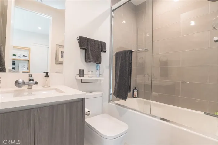 362 W Green 117, Pasadena, California 91105