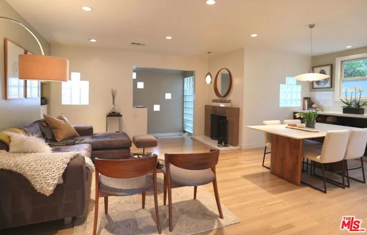 2707 Westwood Boulevard, Los Angeles, California 90064