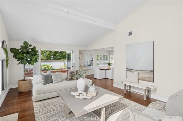 11 Seafaring, Corona Del Mar, California 92625