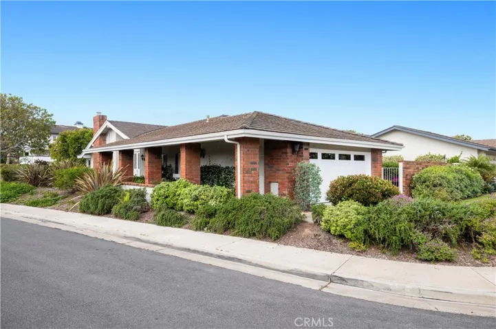 11 Seafaring, Corona Del Mar, California 92625
