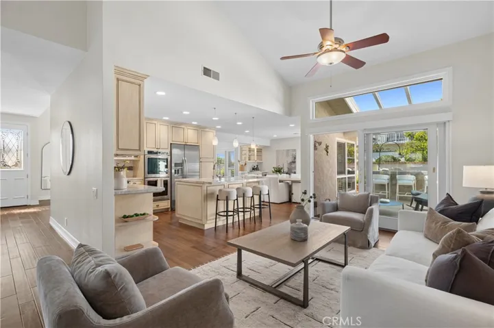 11 Seafaring, Corona Del Mar, California 92625