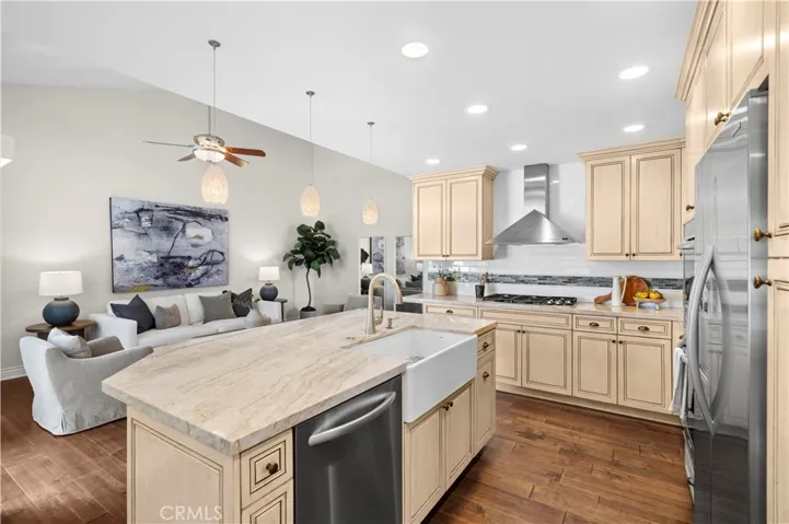 11 Seafaring, Corona Del Mar, California 92625