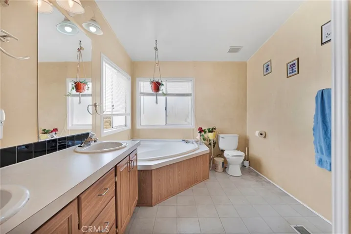 12837 Hacienda, Phelan, California 92371