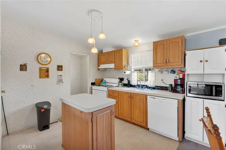 12837 Hacienda, Phelan, California 92371