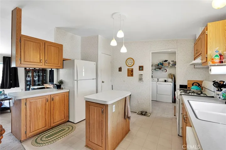 12837 Hacienda, Phelan, California 92371
