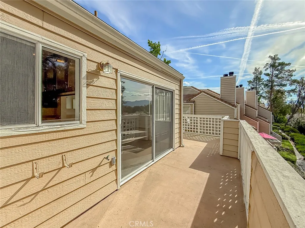 Large Back Balcony