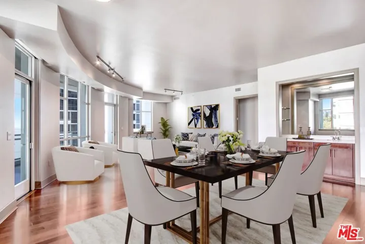 Lot's of Light Open LR