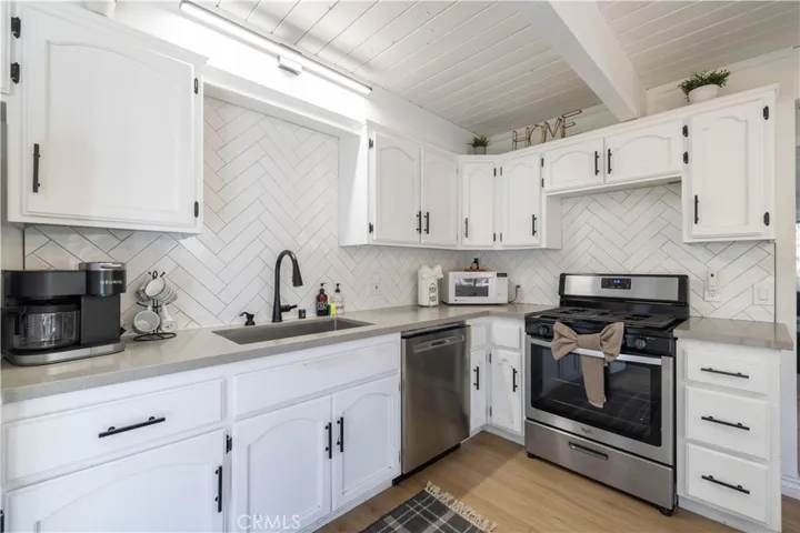 745 Barret, Big Bear City, California 92314