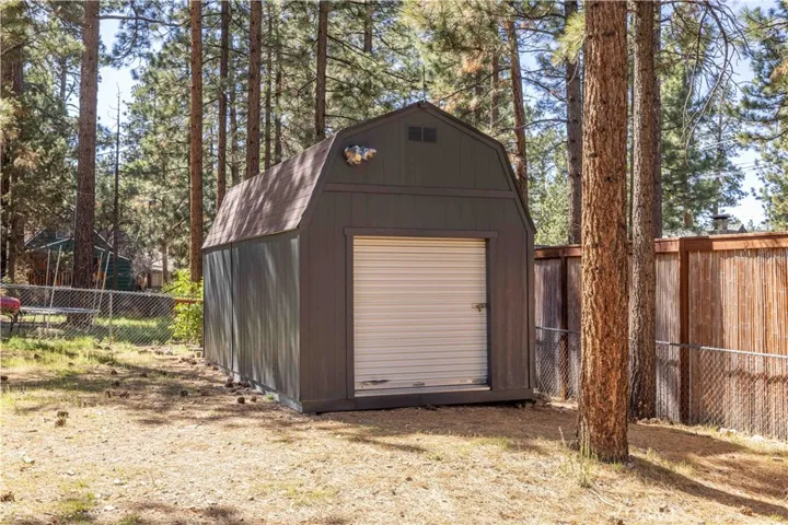 745 Barret, Big Bear City, California 92314