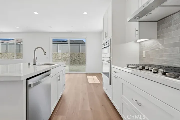 28916 Vertex Way, Canyon Country, California 91350