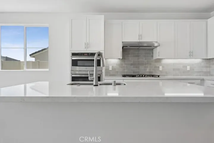 28916 Vertex Way, Canyon Country, California 91350