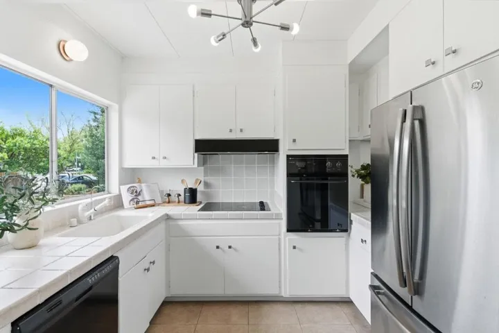 3909 Middlefield Road F, Palo Alto, California 94303