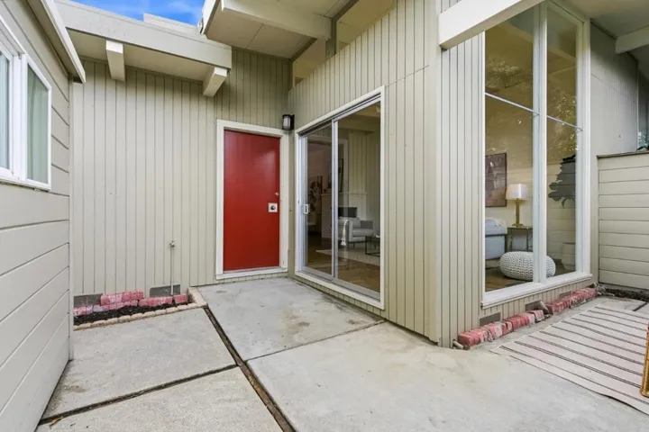 3909 Middlefield Road F, Palo Alto, California 94303