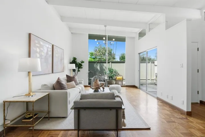 3909 Middlefield Road F, Palo Alto, California 94303