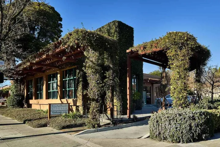 3909 Middlefield Road F, Palo Alto, California 94303