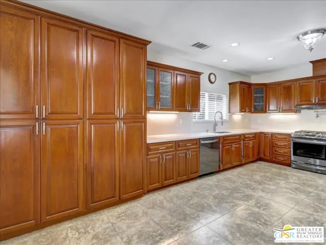 Kitchen 3