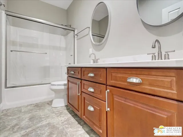 Hallway Bath 2B