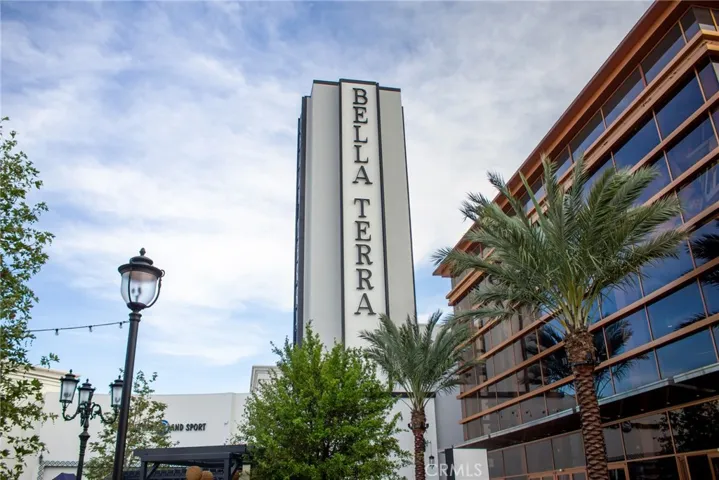Super Close to Bella Terra with High-End Restaurants, Shopping, and Theaters