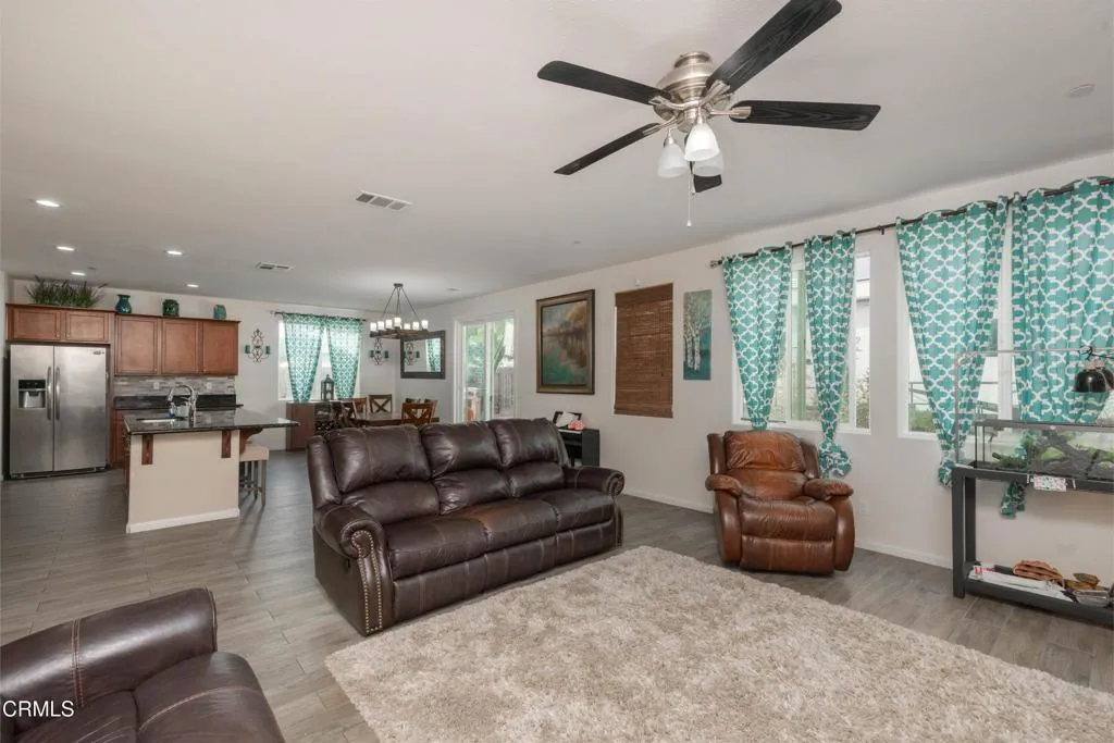 13_living_room_3