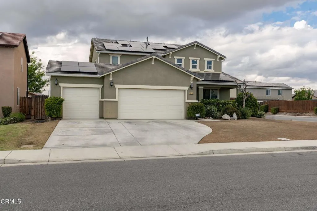 09_front_exterior_7