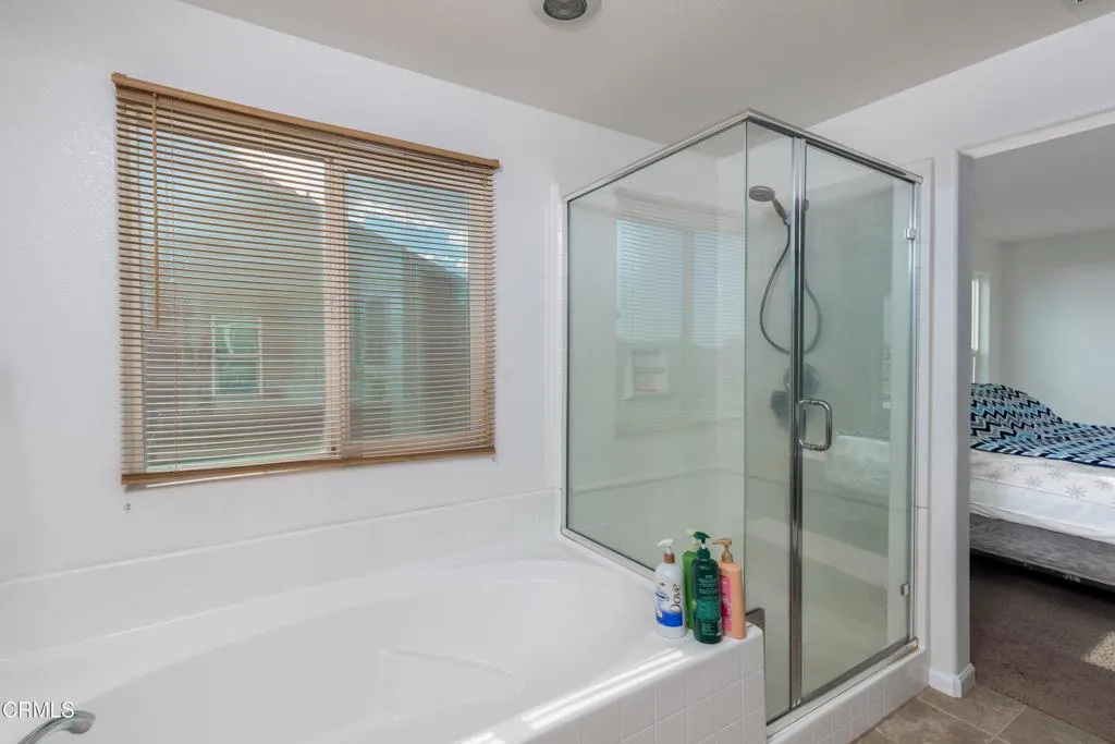 29_master_bathroom_3