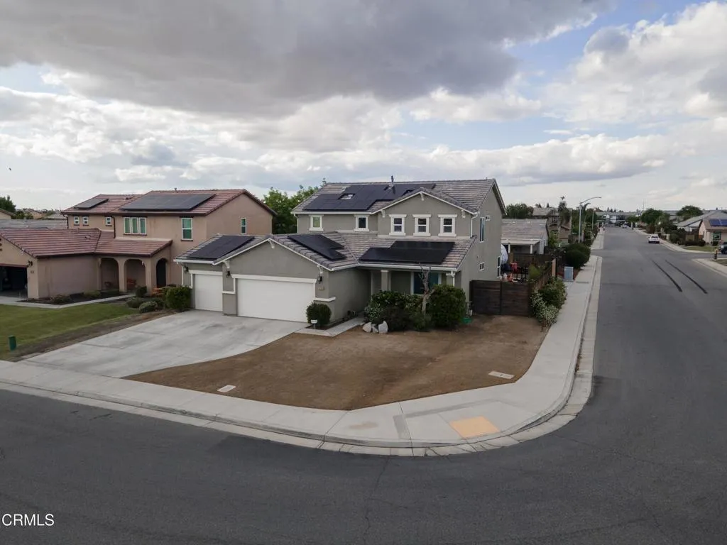 03_front_exterior_1