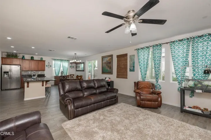 13_living_room_3