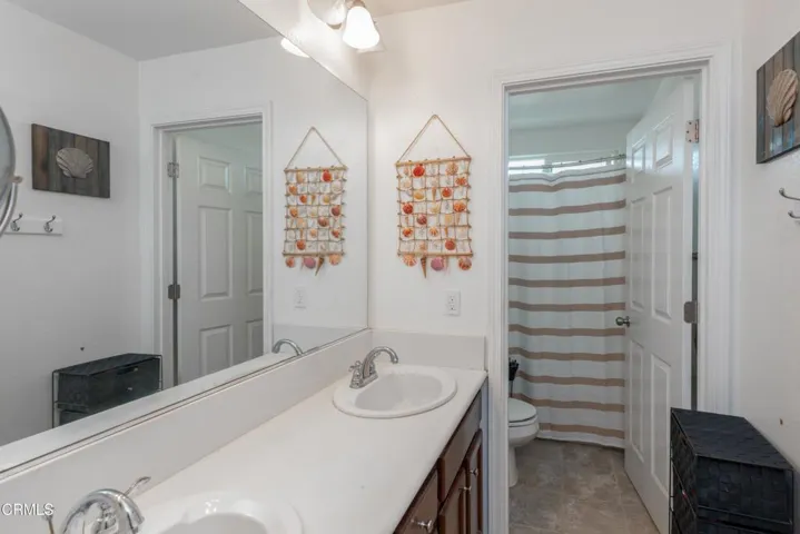 27_master_bathroom_1