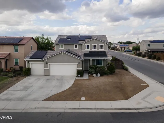 04_front_exterior_2