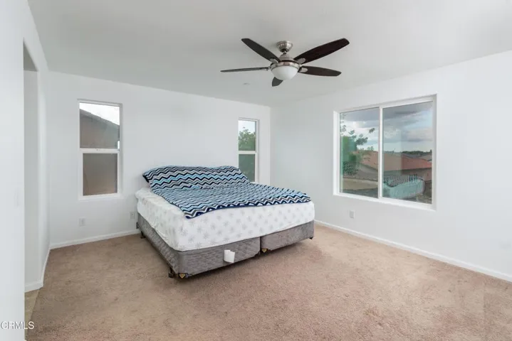 25_master_bedroom_1