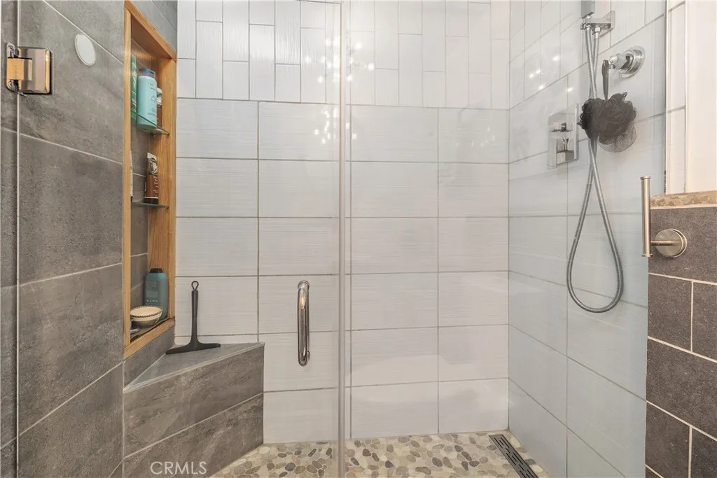 Second bathroom shower
