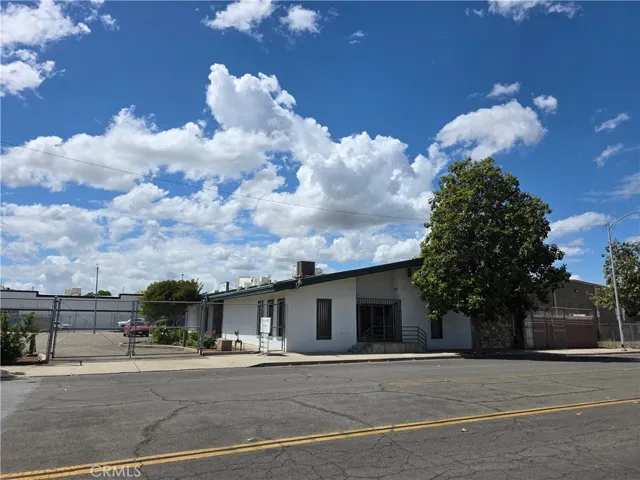1445 Tuolumne, Fresno, California 93706