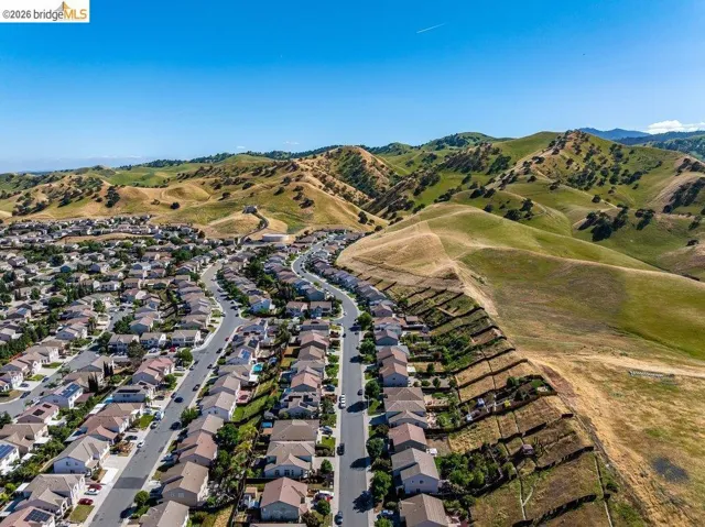 View of property location featuring a mountain backdrop