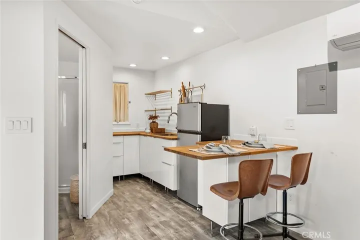 Pool House/Guest House Bathroom