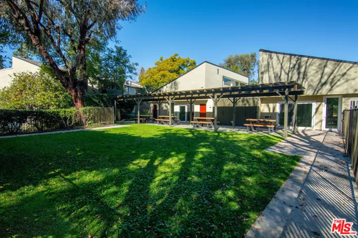 4925 Indian Wood Road 474, Culver City, California 90230