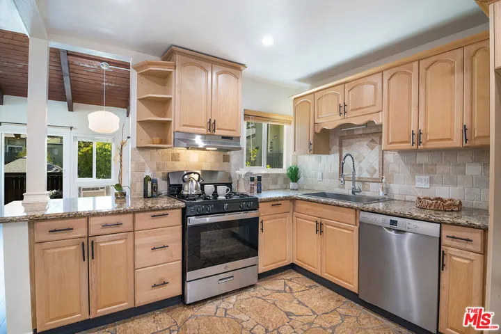 4925 Indian Wood Road 474, Culver City, California 90230